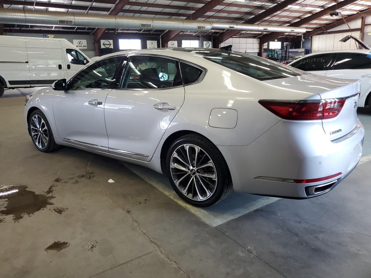 2017 Kia Cadenza Premium vin: KNALC4J1XH5069891