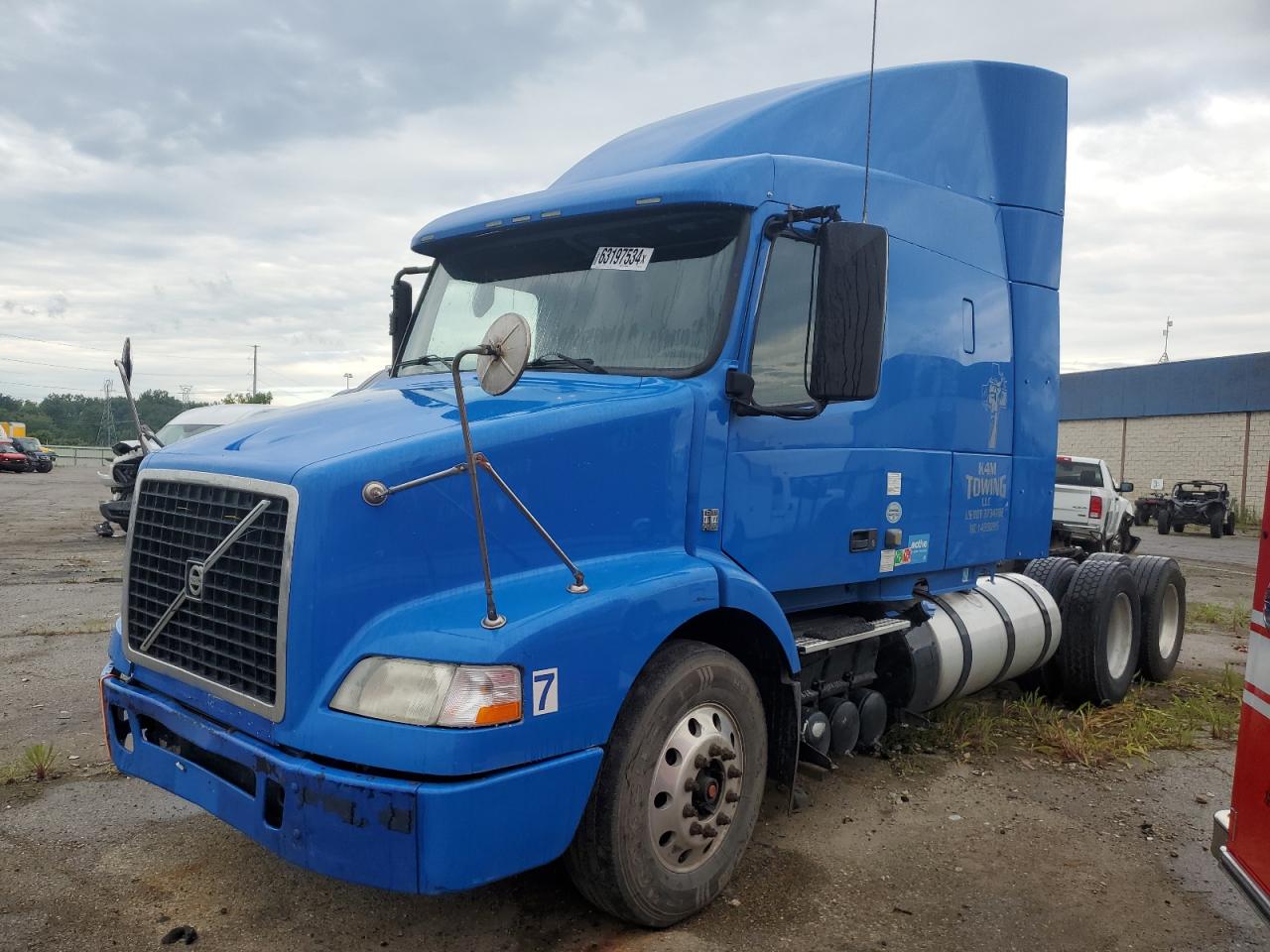 Lot #2940129469 2012 VOLVO VN VNM