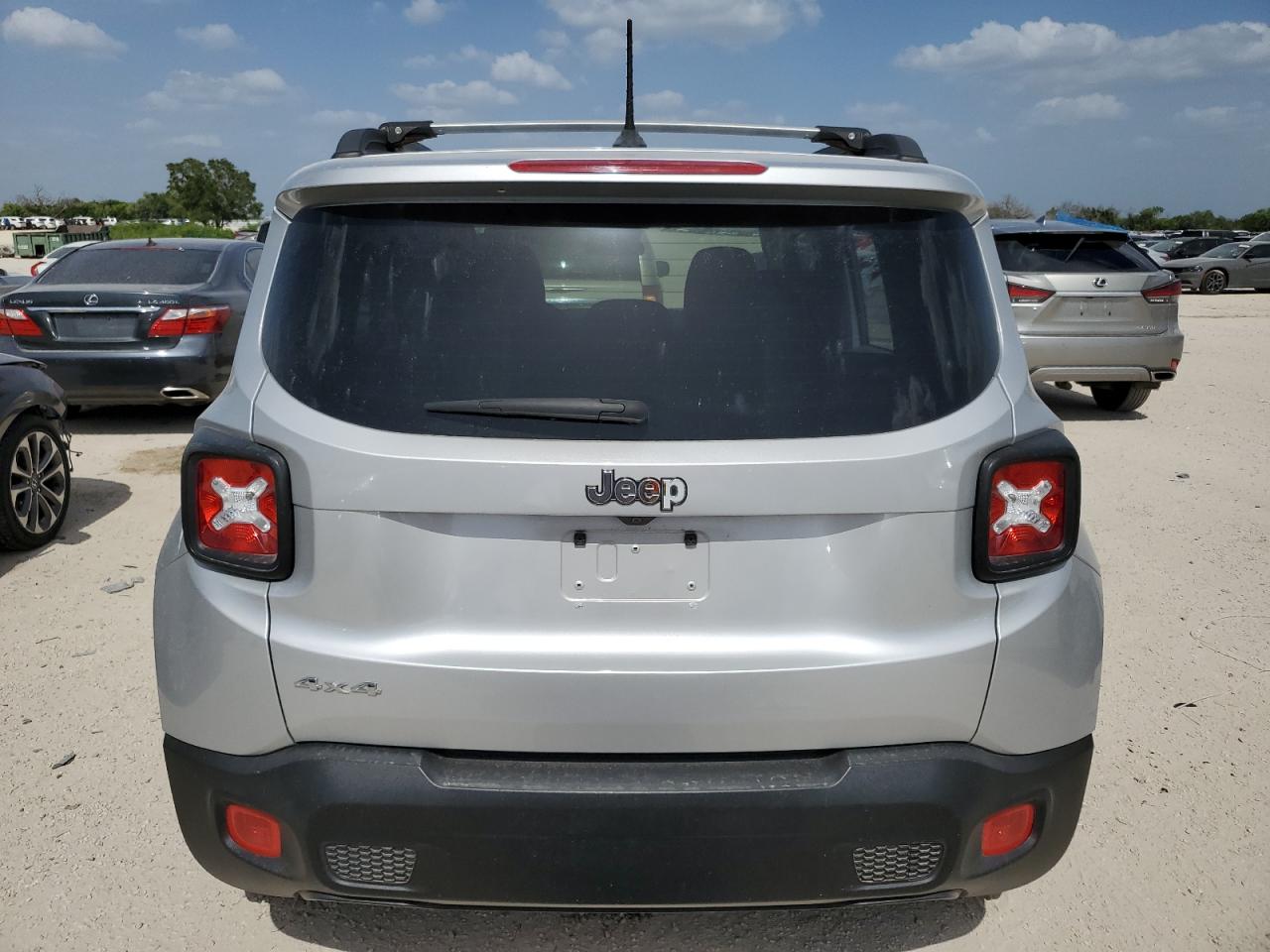 ZACCJBBT0FPB58050 2015 Jeep Renegade Latitude