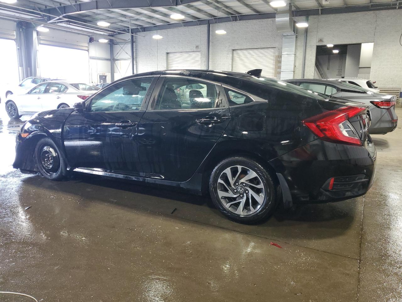 2018 Honda Civic Ex vin: 19XFC2F75JE000702