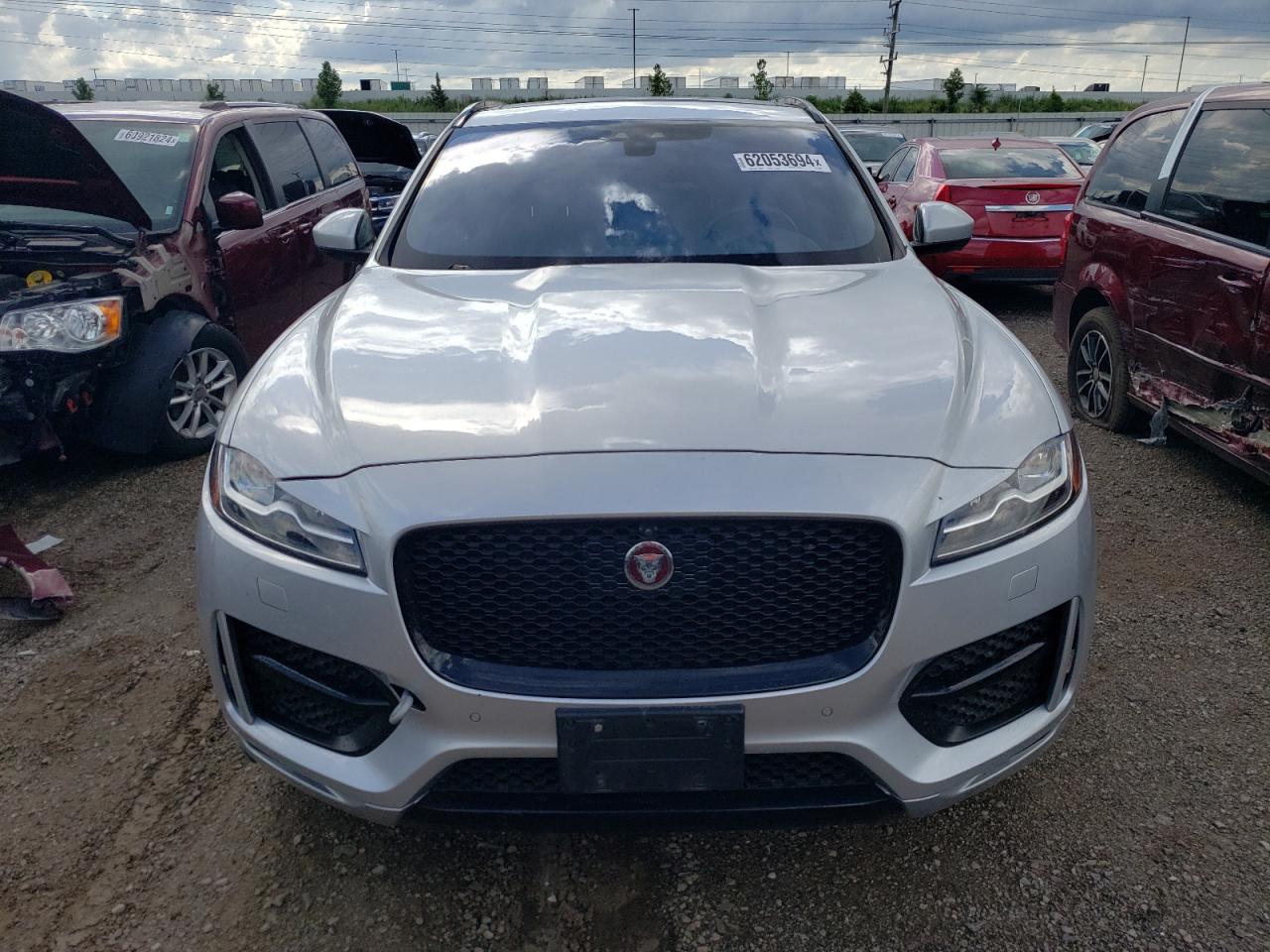 SADCL2BV4HA896645 2017 Jaguar F-Pace R - Sport