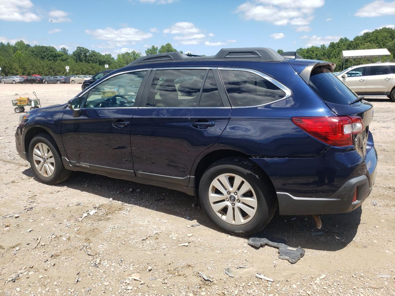 4S4BSAHC1J3230617 2018 Subaru Outback 2.5I Premium