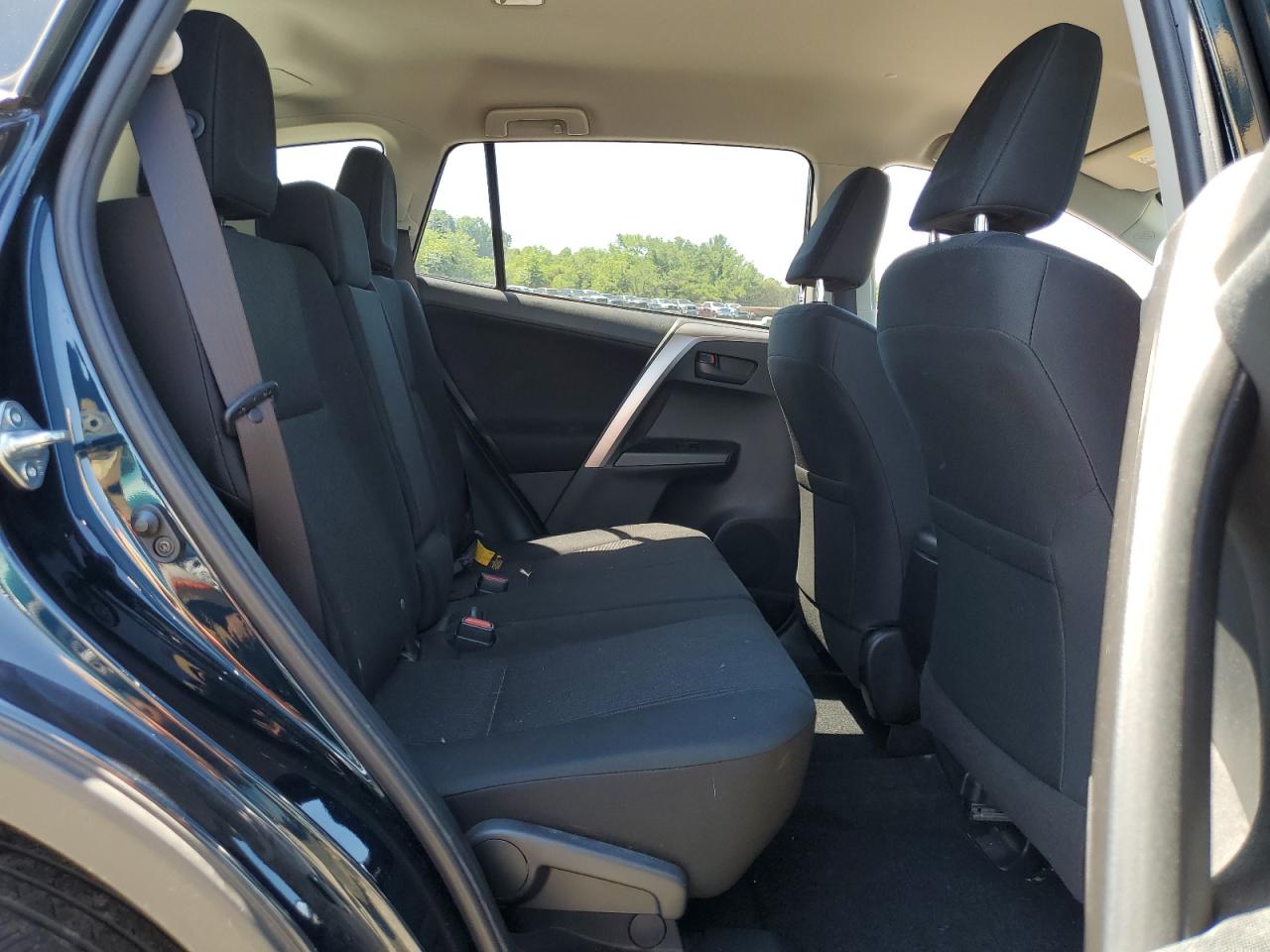 JTMBFREV2HD218655 2017 Toyota Rav4 Le