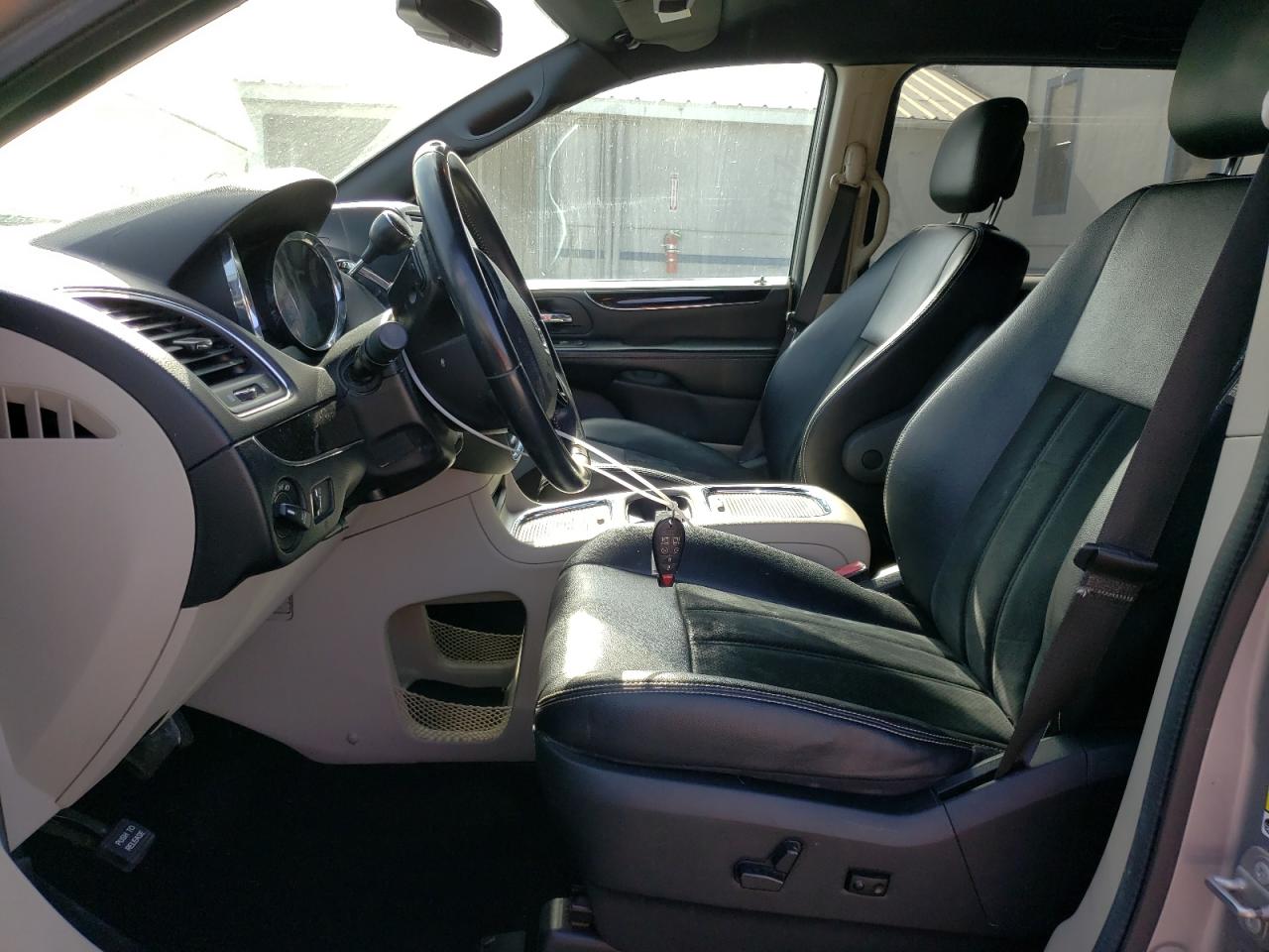 2C4RDGCG6JR215449 2018 Dodge Grand Caravan Sxt