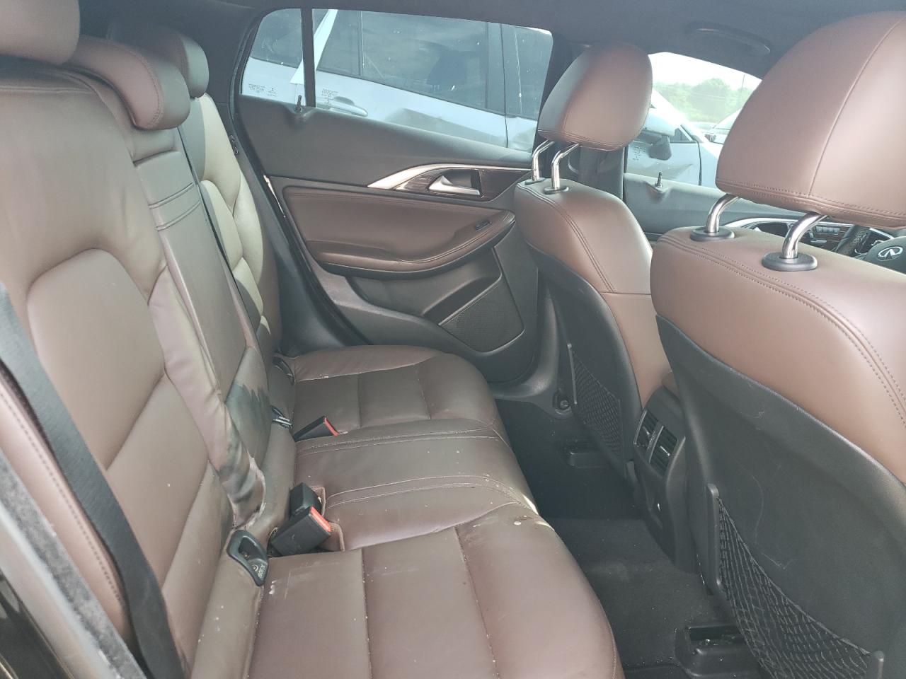 SJKCH5CR1JA048158 2018 Infiniti Qx30 Base