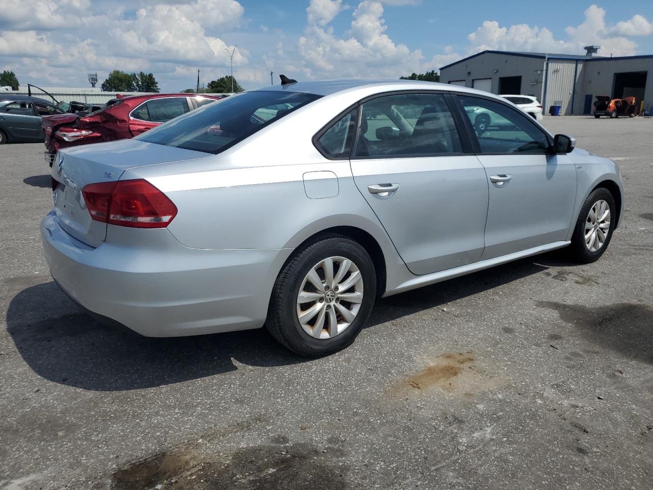 2015 Volkswagen Passat S vin: 1VWAT7A39FC005585