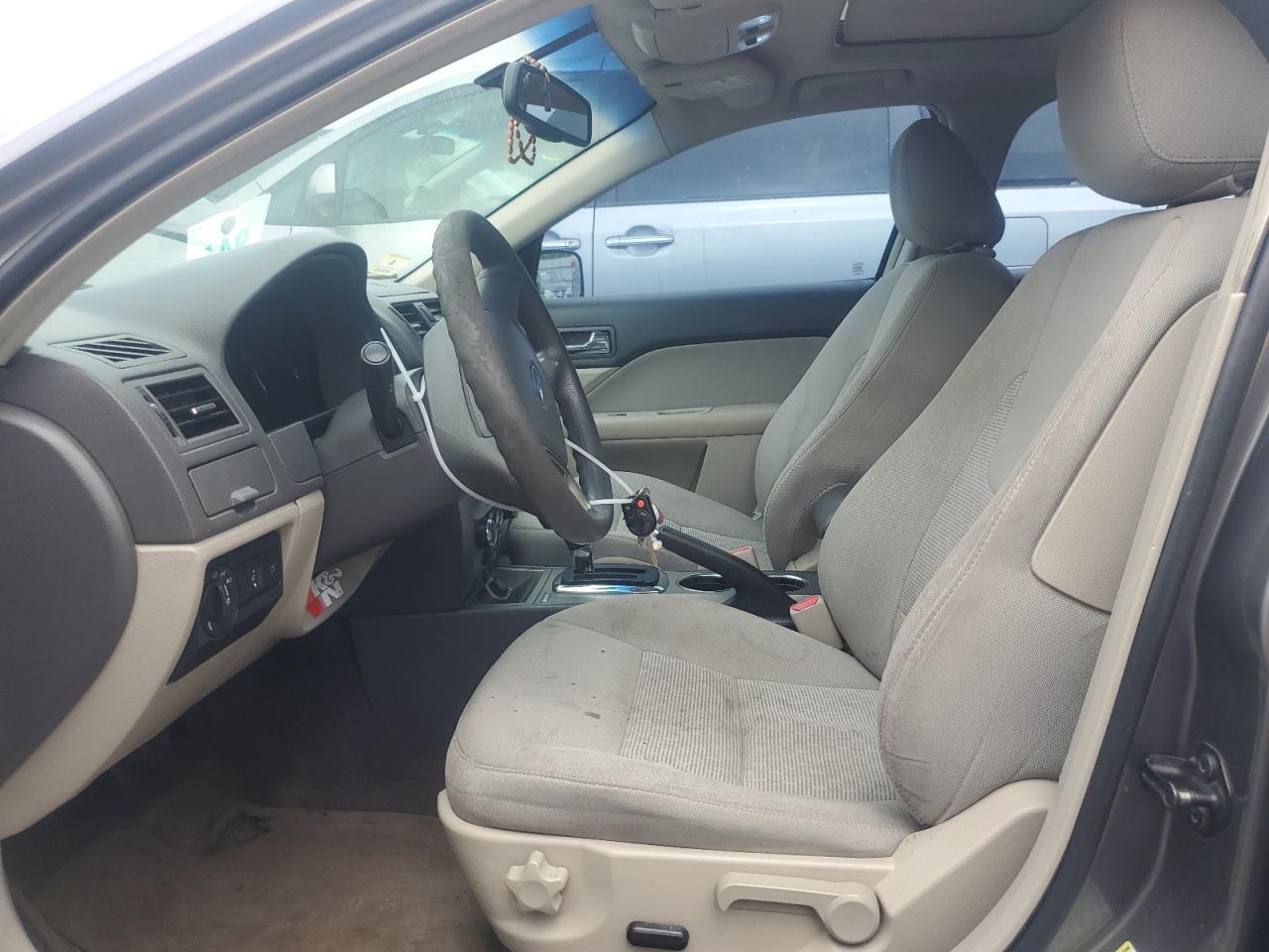 3FAHP0HAXAR220099 2010 Ford Fusion Se