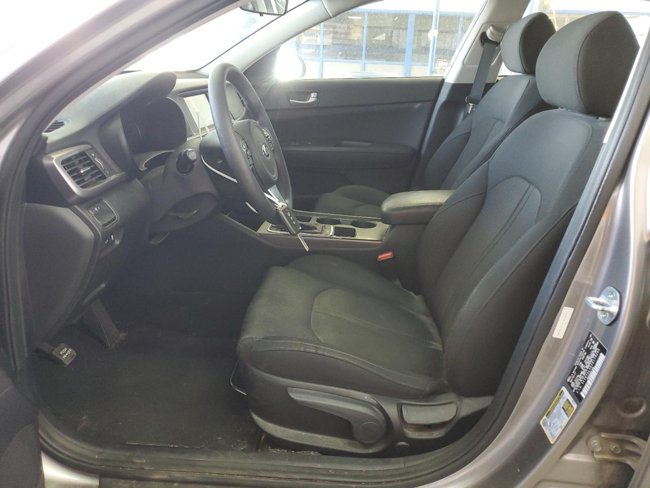 5XXGT4L39JG179240 2018 Kia Optima Lx