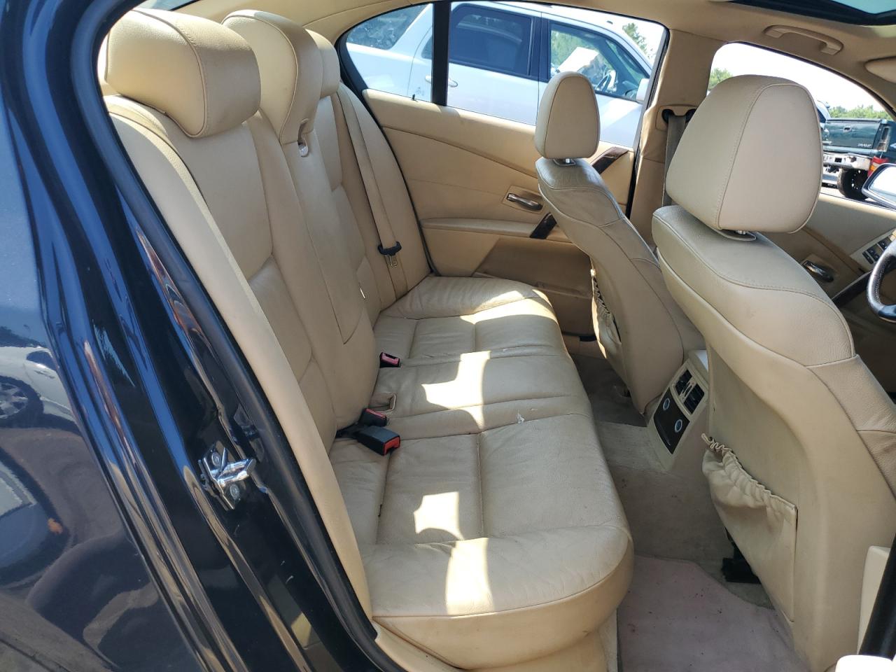 WBANE73586CM42570 2006 BMW 530 I