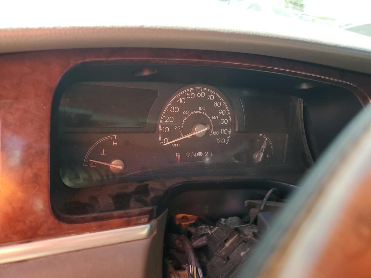 1LNHM81W03Y658217 2003 Lincoln Town Car Executive