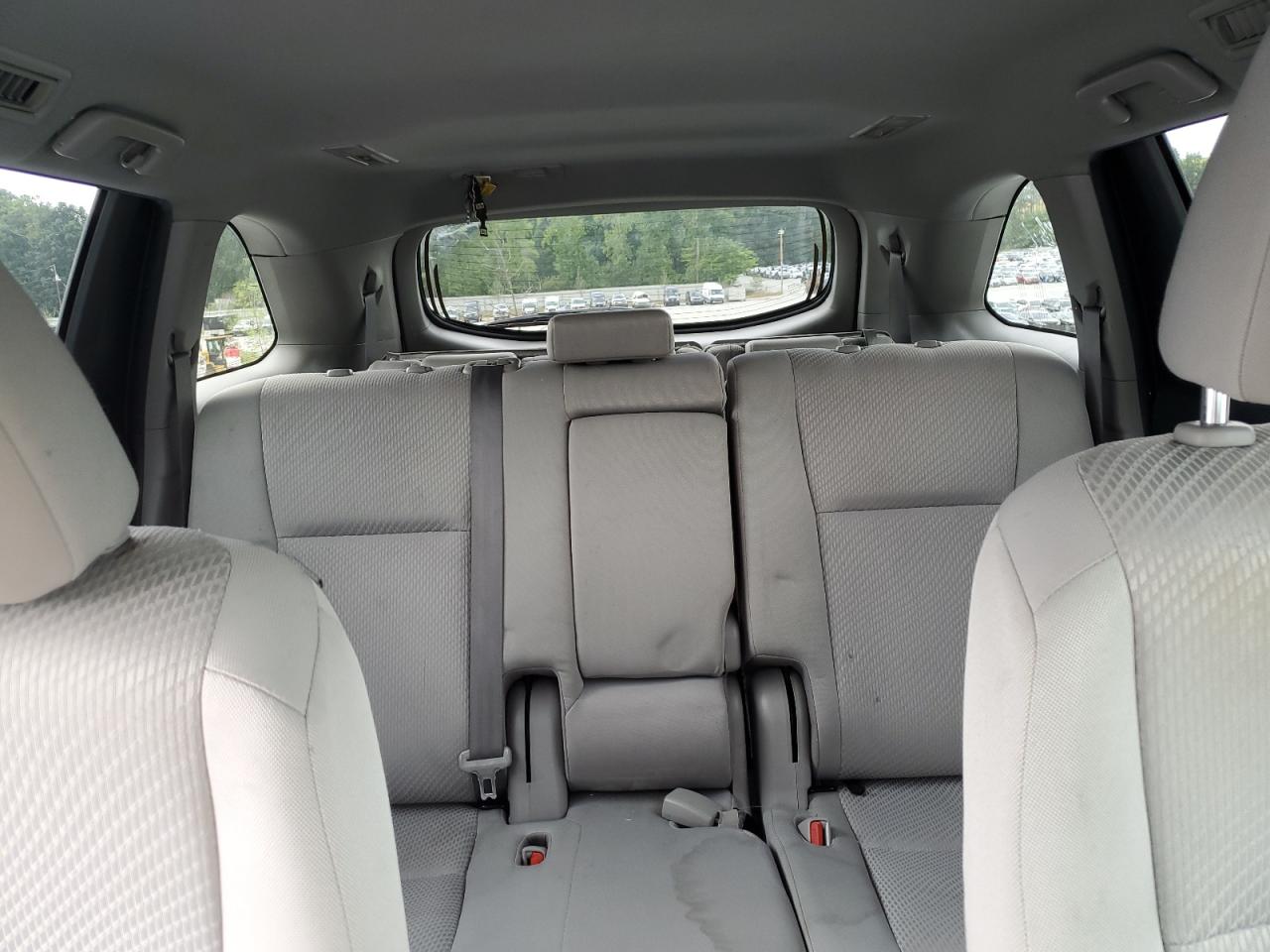 5TDZARFH1KS055109 2019 Toyota Highlander Le