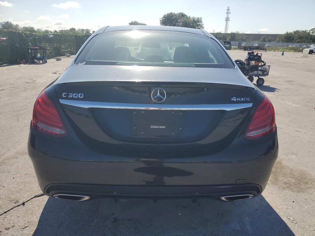 55SWF4KB8GU137339 2016 Mercedes-Benz C 300 4Matic