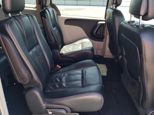 2015 CHRYSLER TOWN & COU 2C4RC1BG5FR601823