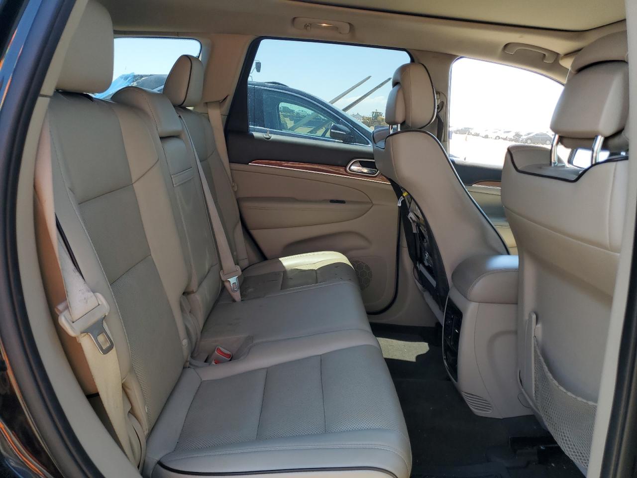 1J4RR6GT9BC541463 2011 Jeep Grand Cherokee Overland