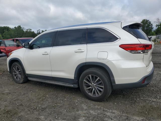 VIN 5TDKZRFH1KS566281 2019 Toyota Highlander, SE no.2