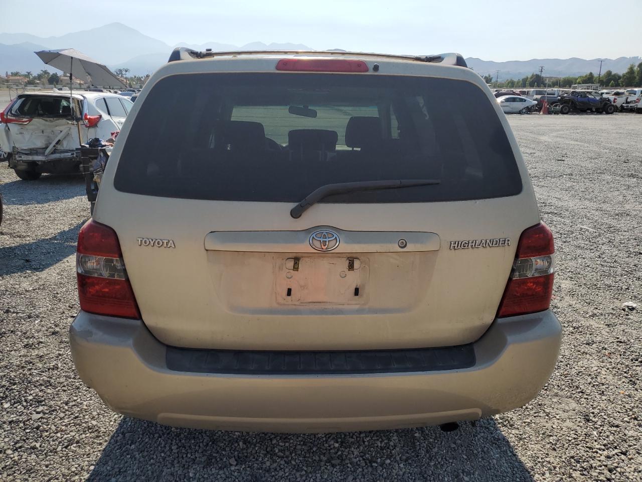 JTEGD21A150119216 2005 Toyota Highlander