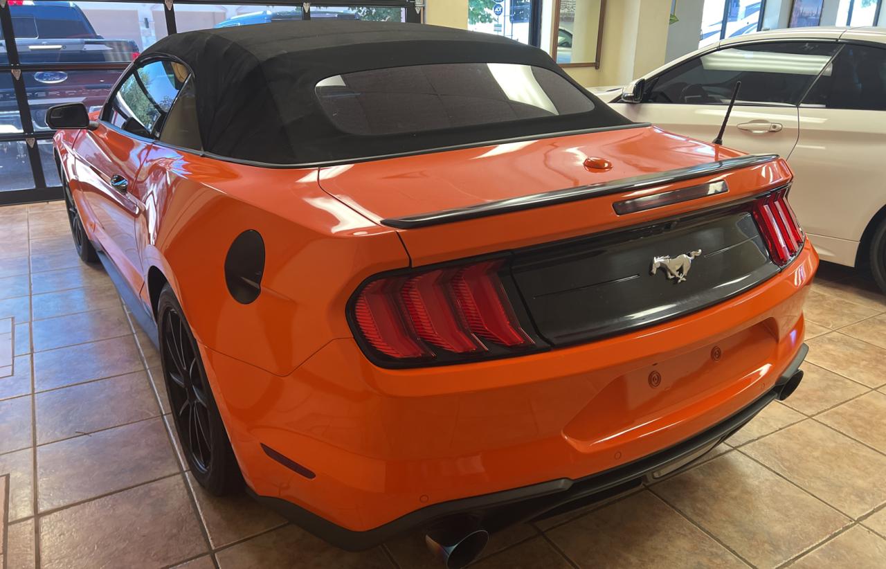 2019 Ford Mustang vin: 1FATP8UH7K5104357