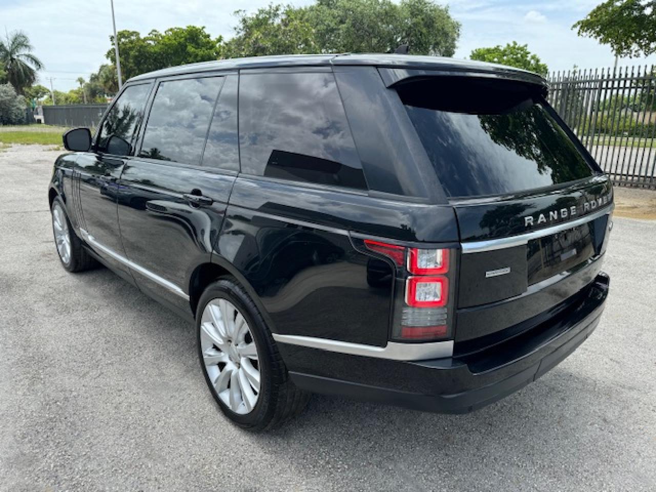 2016 Land Rover Range Rover Supercharged vin: SALGS3EF5GA252945