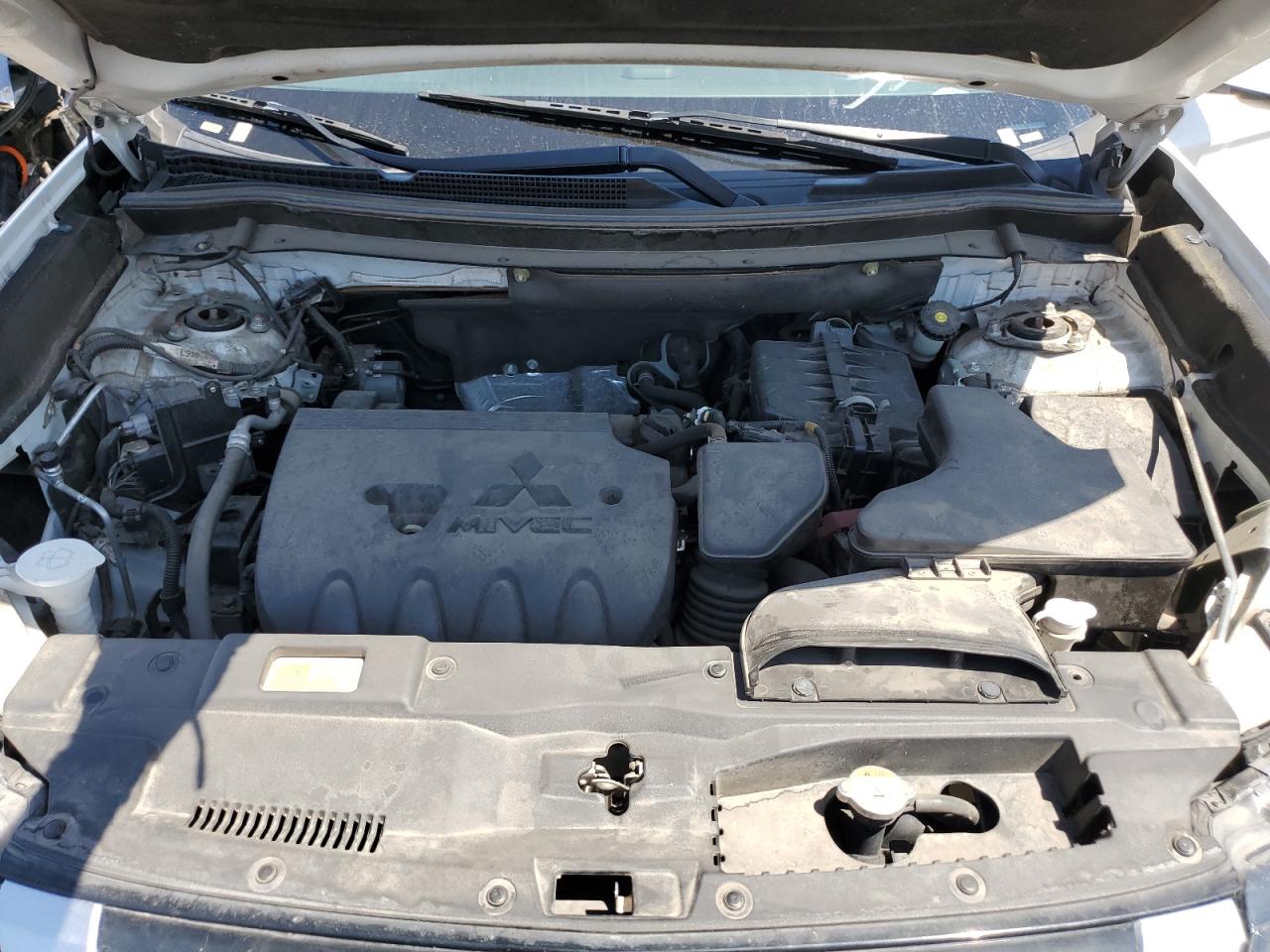 JA4AZ3A32LZ020457 2020 Mitsubishi Outlander Se