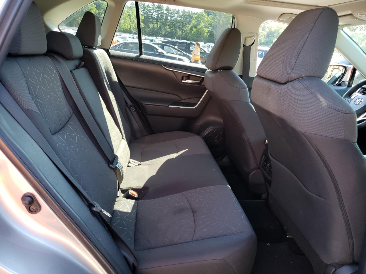 2T3P1RFV8MC181340 2021 Toyota Rav4 Xle