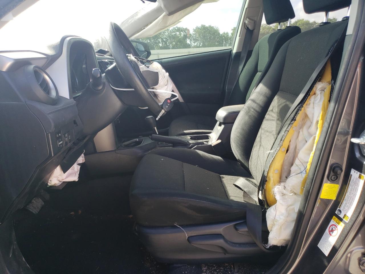 JTMZFREVXHJ128847 2017 Toyota Rav4 Le