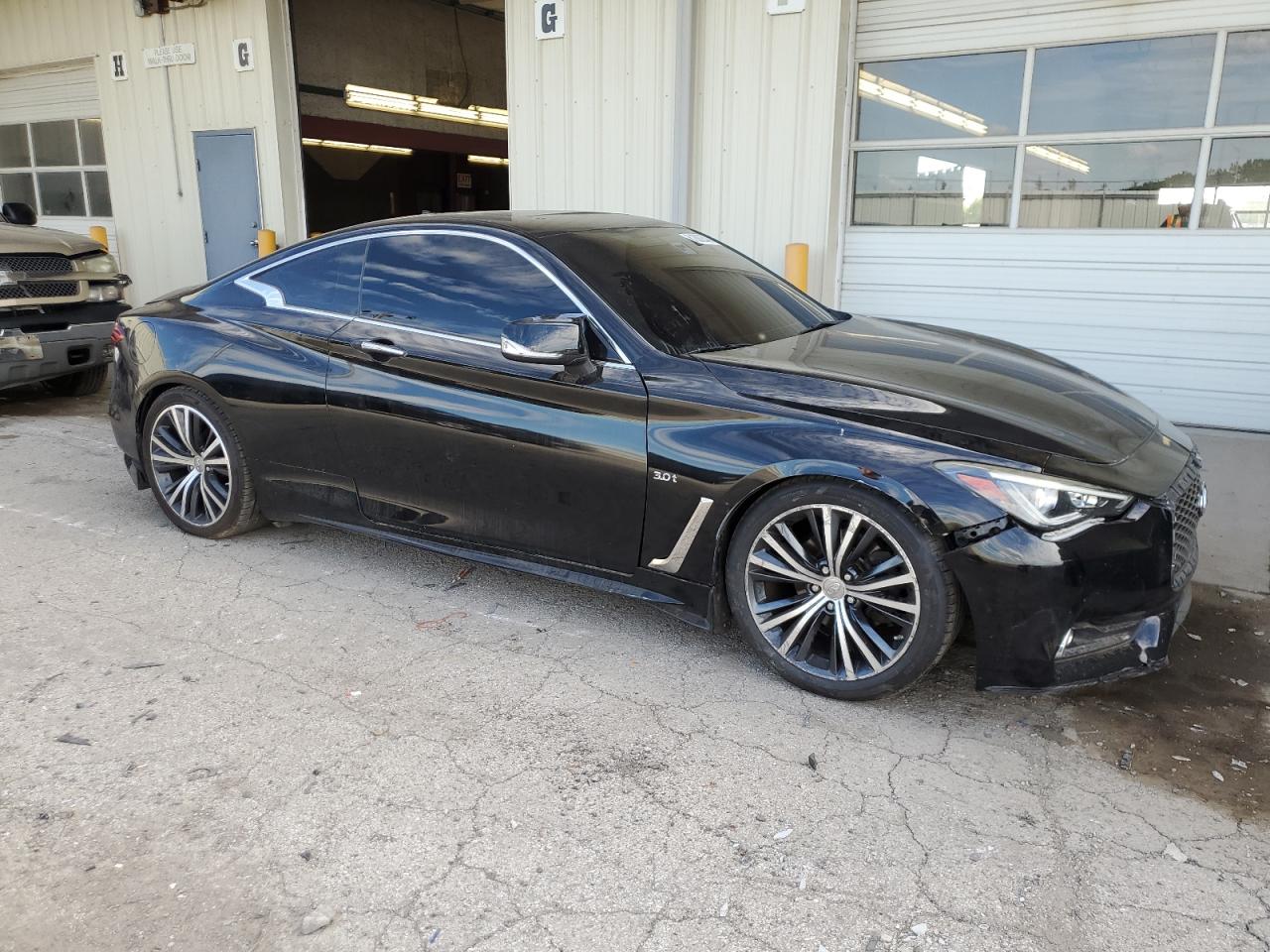 JN1EV7EL2JM391815 2018 Infiniti Q60 Luxe 300