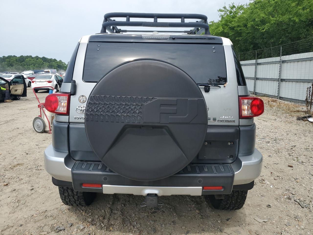 JTEBU4BF2BK111366 2011 Toyota Fj Cruiser