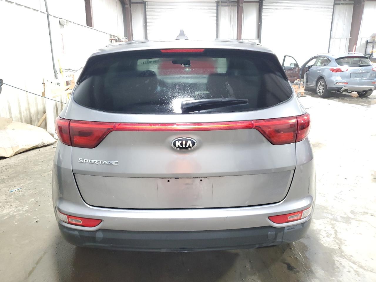 KNDPMCAC0H7112328 2017 Kia Sportage Lx