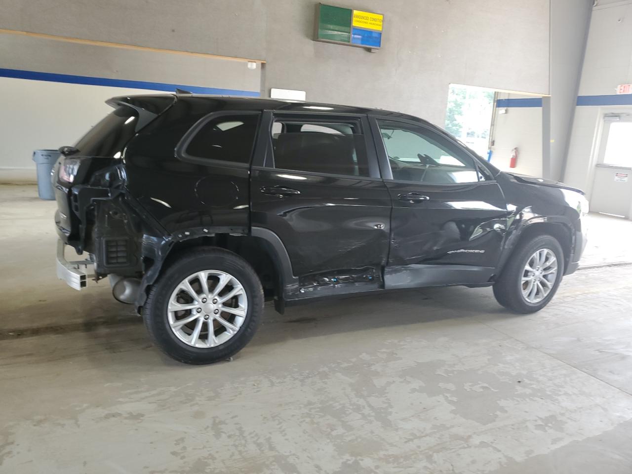 2020 Jeep Cherokee Latitude vin: 1C4PJMCB0LD550764