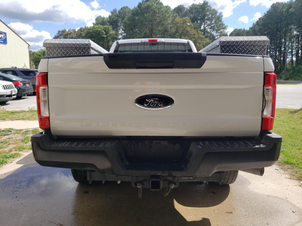 2017 Ford F350 Super Duty vin: 1FT8W3B61HED59702