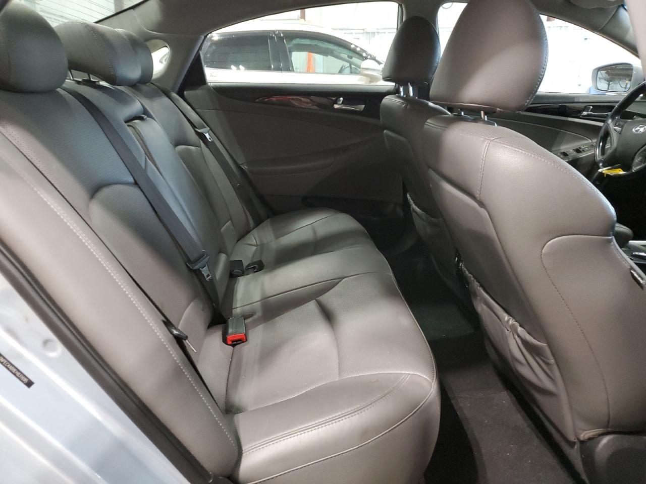 5NPEC4AB8EH831695 2014 Hyundai Sonata Se