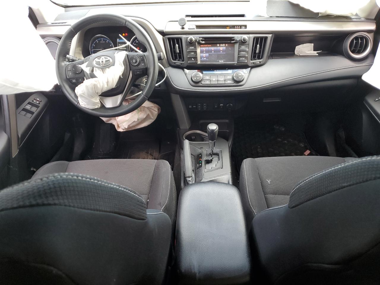 2T3RFREV3HW607547 2017 Toyota Rav4 Xle