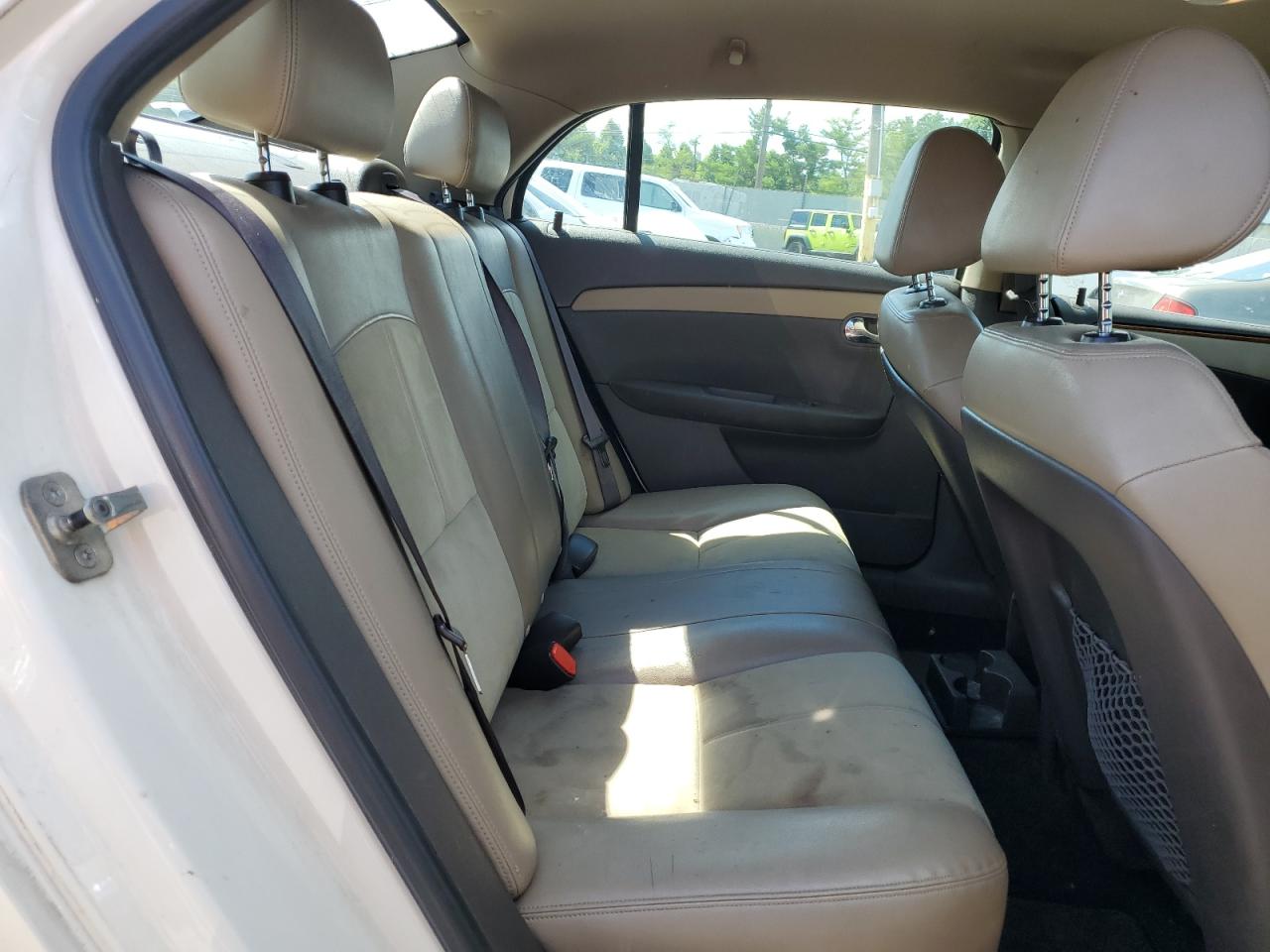 1G1ZD5EBXAF317438 2010 Chevrolet Malibu 2Lt