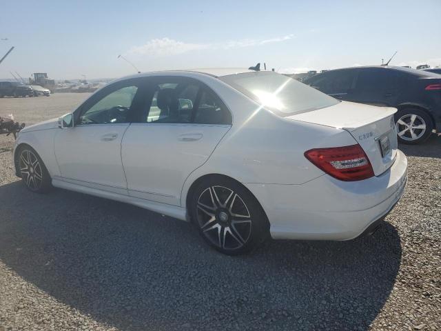 VIN WDDGF4HB9DA811120 2013 Mercedes-Benz C-Class, 250 no.2