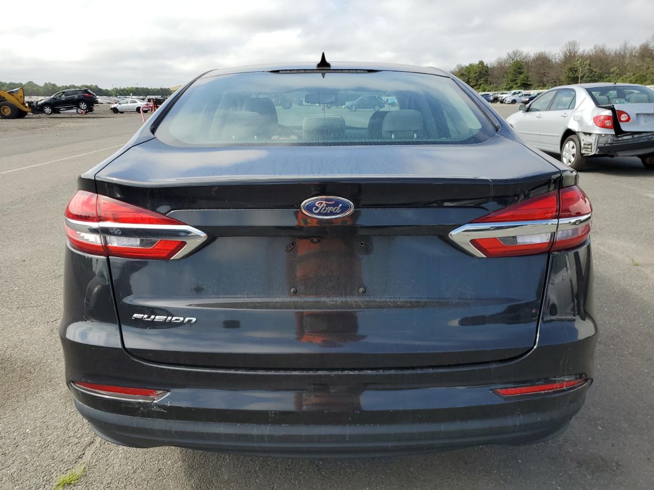 2020 Ford Fusion S vin: 3FA6P0G75LR158403