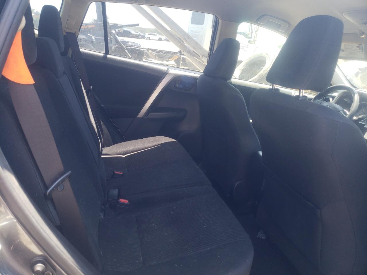 JTMZFREV0GJ080693 2016 Toyota Rav4 Le