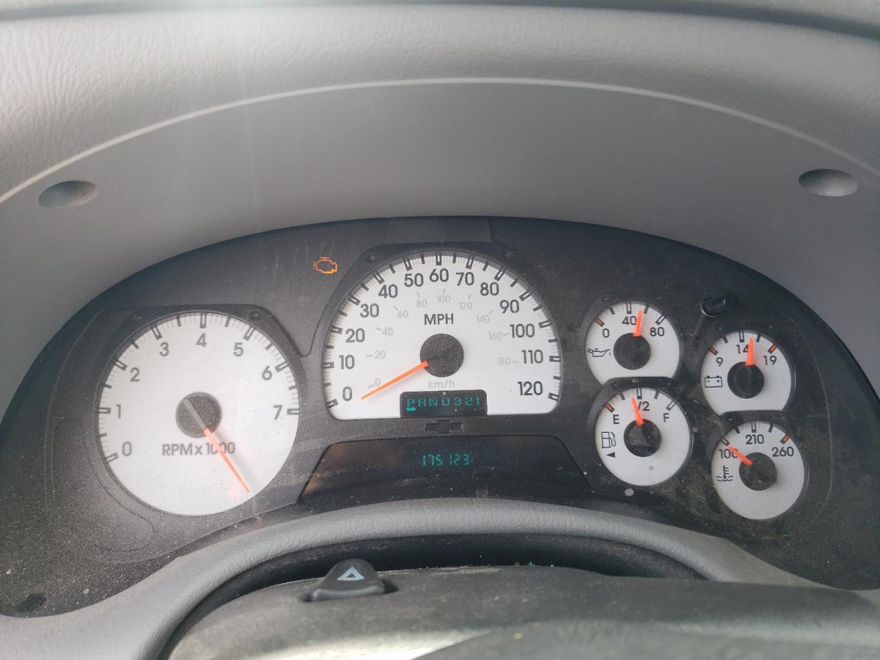 1GNET16SX56116393 2005 Chevrolet Trailblazer Ext Ls