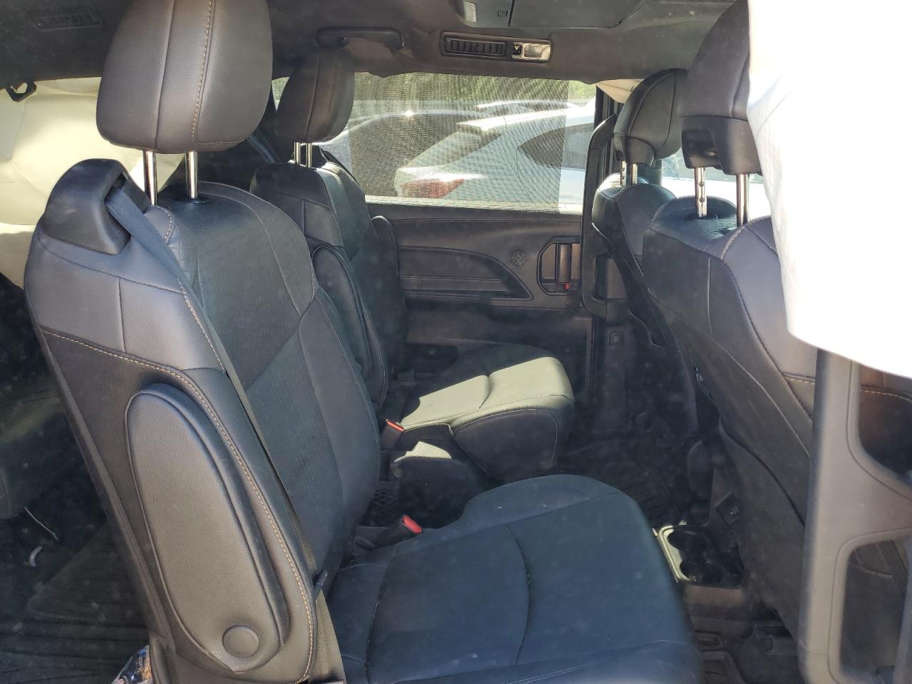 5TDASKFC2NS048244 2022 Toyota Sienna Xle