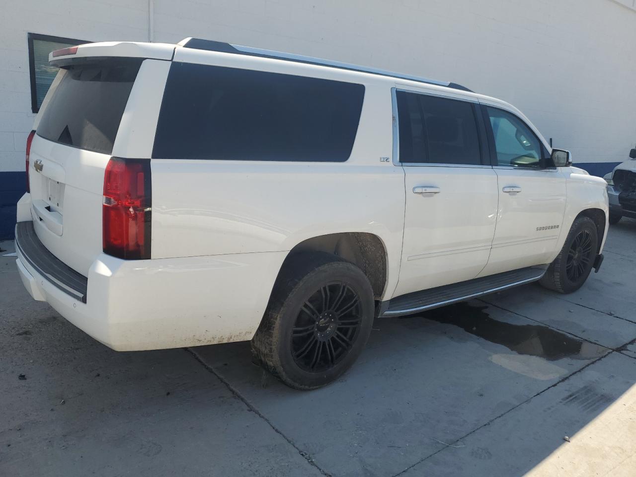 2015 Chevrolet Suburban K1500 Ltz vin: 1GNSKKKC9FR235921