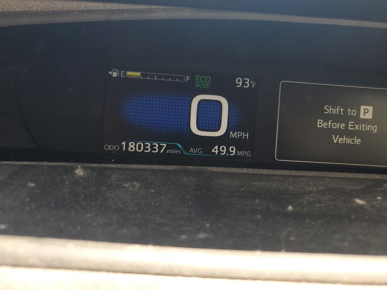 JTDKBRFUXJ3075290 2018 Toyota Prius