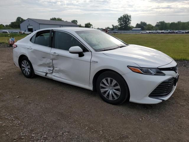 VIN 4T1B31HK4JU507324 2018 Toyota Camry, LE no.4