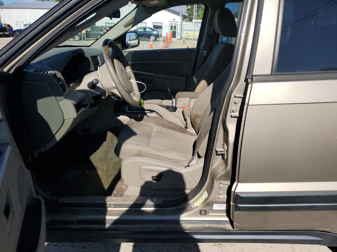 1J4GR48K85C715741 2005 Jeep Grand Cherokee Laredo