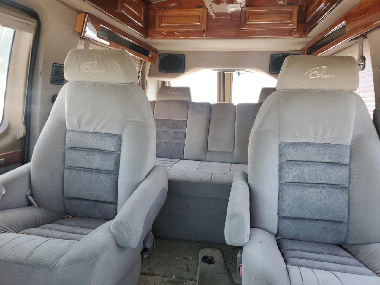 1FDRE14W52HB07137 2002 Ford Econoline E150 Van