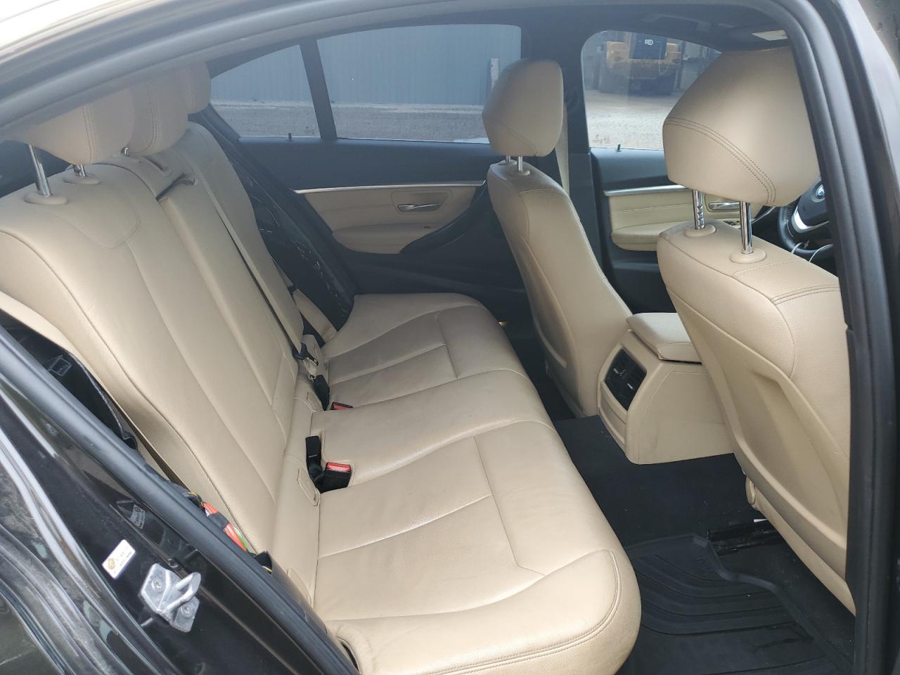 WBA8D9G34HNU62620 2017 BMW 330 Xi