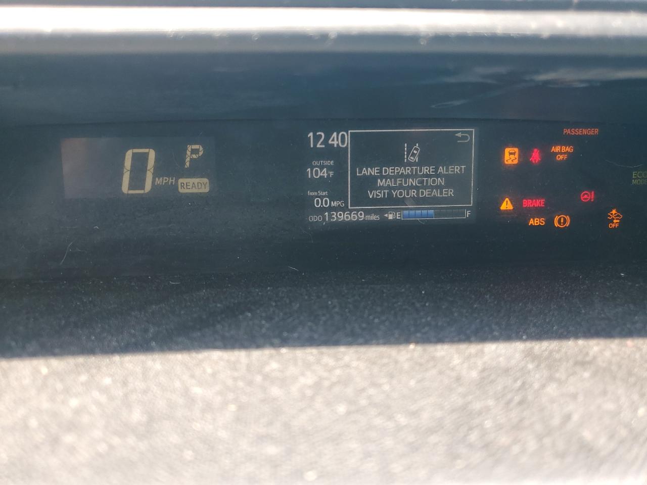 JTDKDTB36J1602385 2018 Toyota Prius C