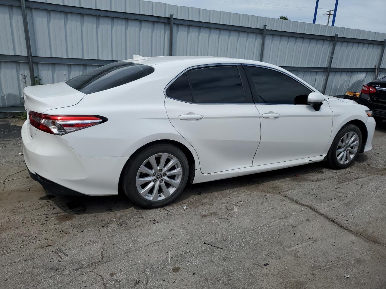 2020 Toyota Camry Le vin: 4T1C11AK4LU934798