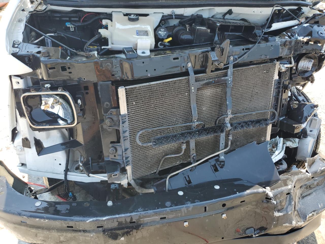 1GCWGAFF8H1320471 2017 Chevrolet Express G2500