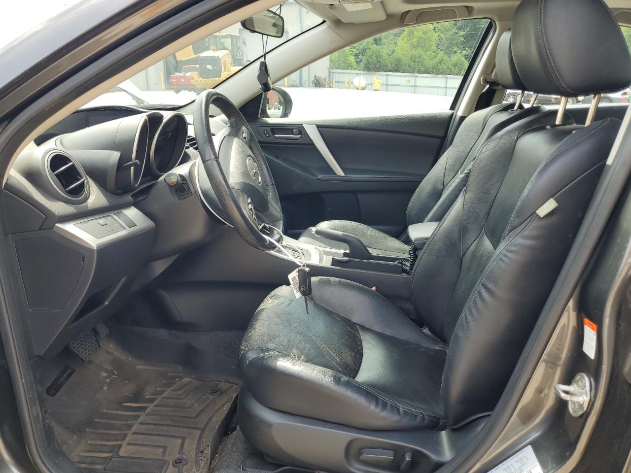 JM1BL1W62B1462929 2011 Mazda 3 S