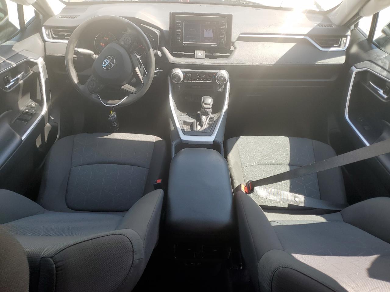 2T3W1RFV7NW190171 2022 Toyota Rav4 Xle