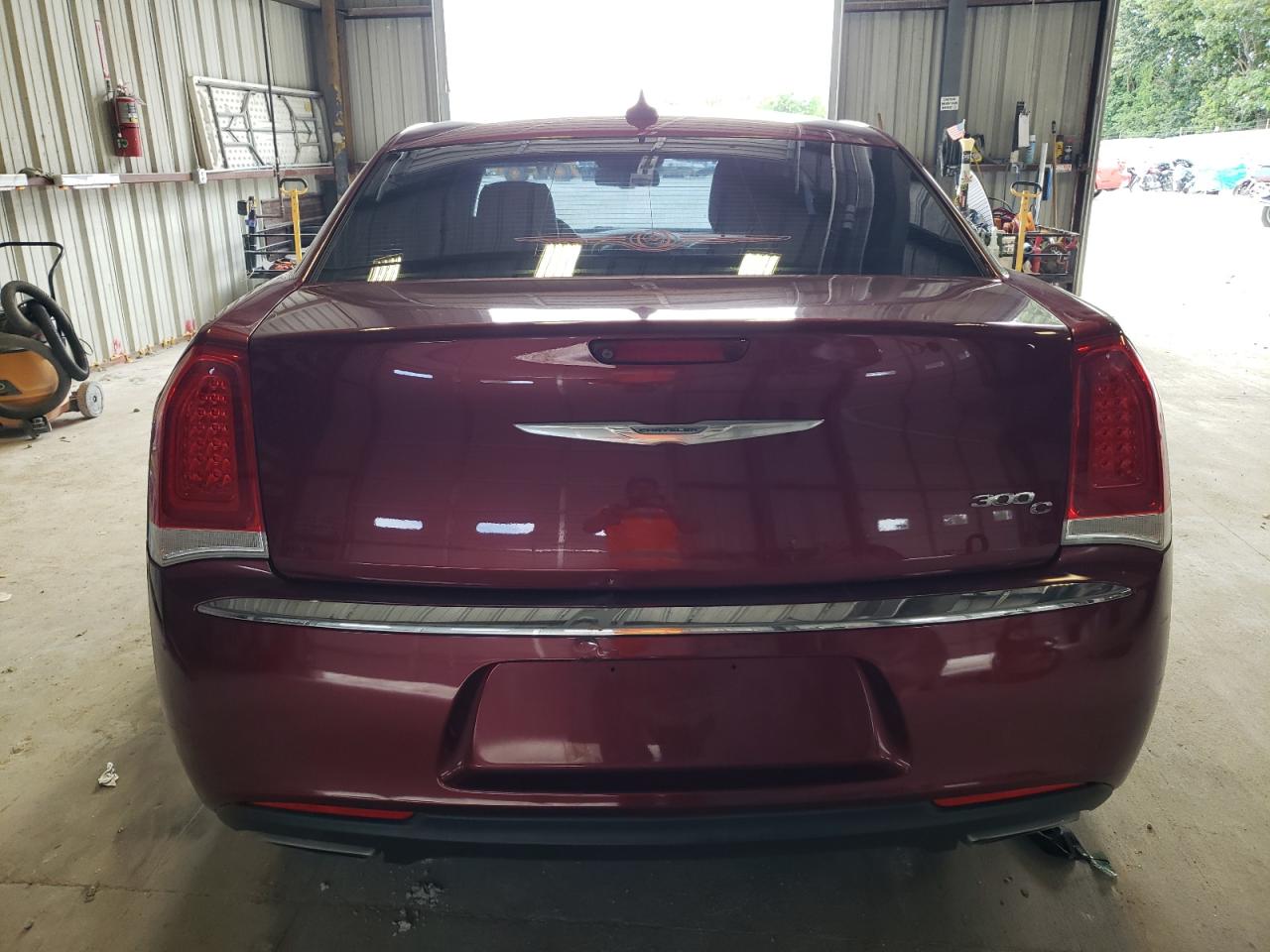 2C3CCAEG5GH105739 2016 Chrysler 300C